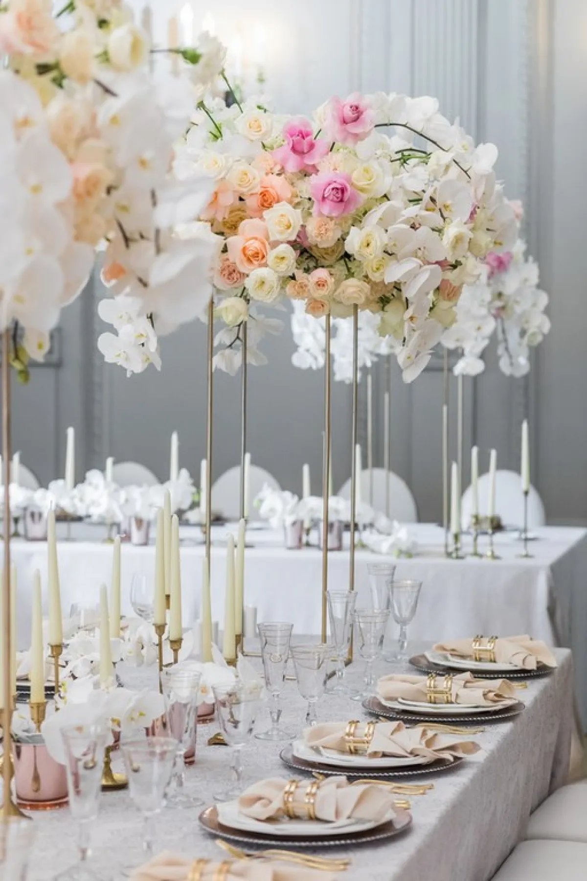 طاولة الحضور