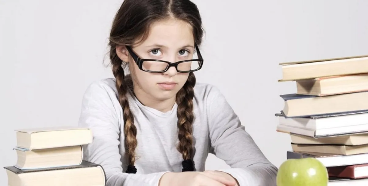 صورة لعاليا وهي تختار قصتها