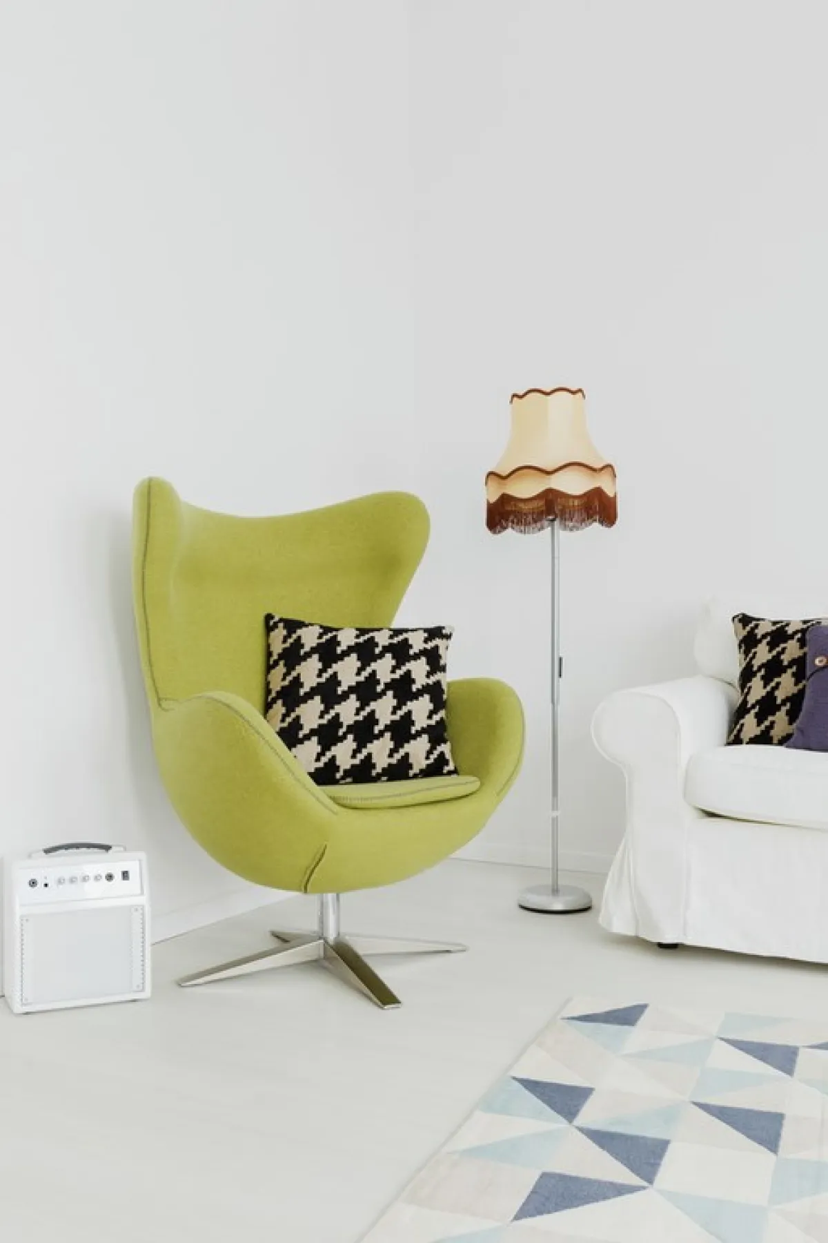 نسخة من كرسي البيضة 