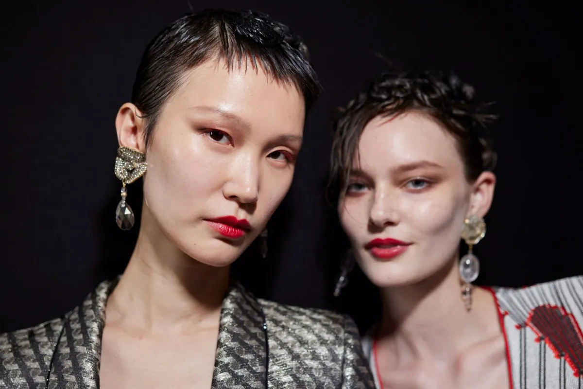 صيحات جمالية من أسبوع باريس للأزياء الراقية لخريف وشتاء 2023-2024