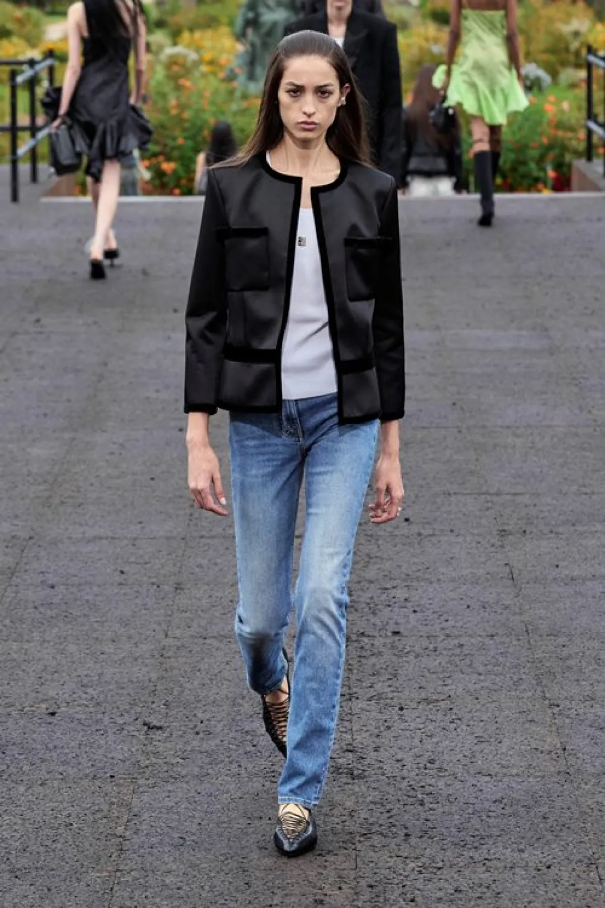 جينز كلاسيك من جيفنشي «Givenchy»