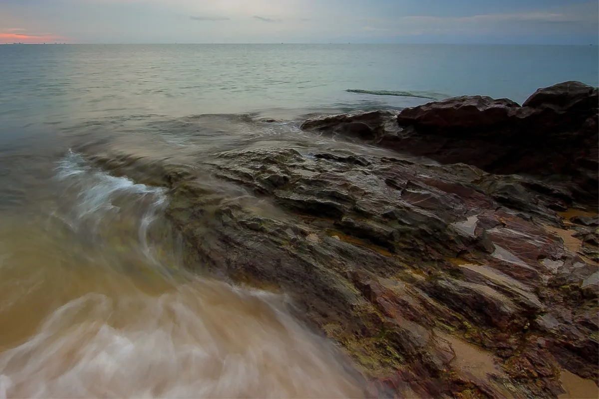   ثقب جاذبية عملاق في المحيط الهندي