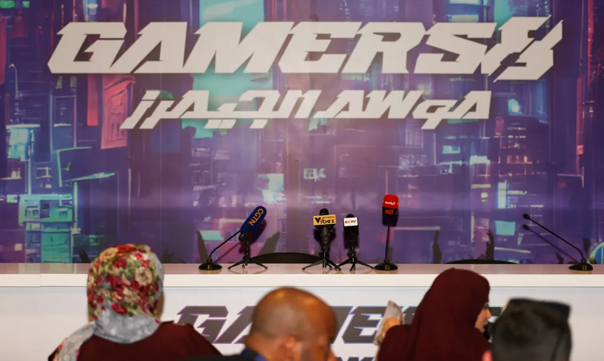 يشارك في الموسم نخبة من اللاعبين الذين يتنافسون على جوائز تبلغ قيمتها 45 مليون دولار