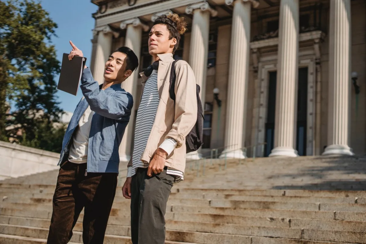 متى يجب أن تبتعد عن صديقك؟