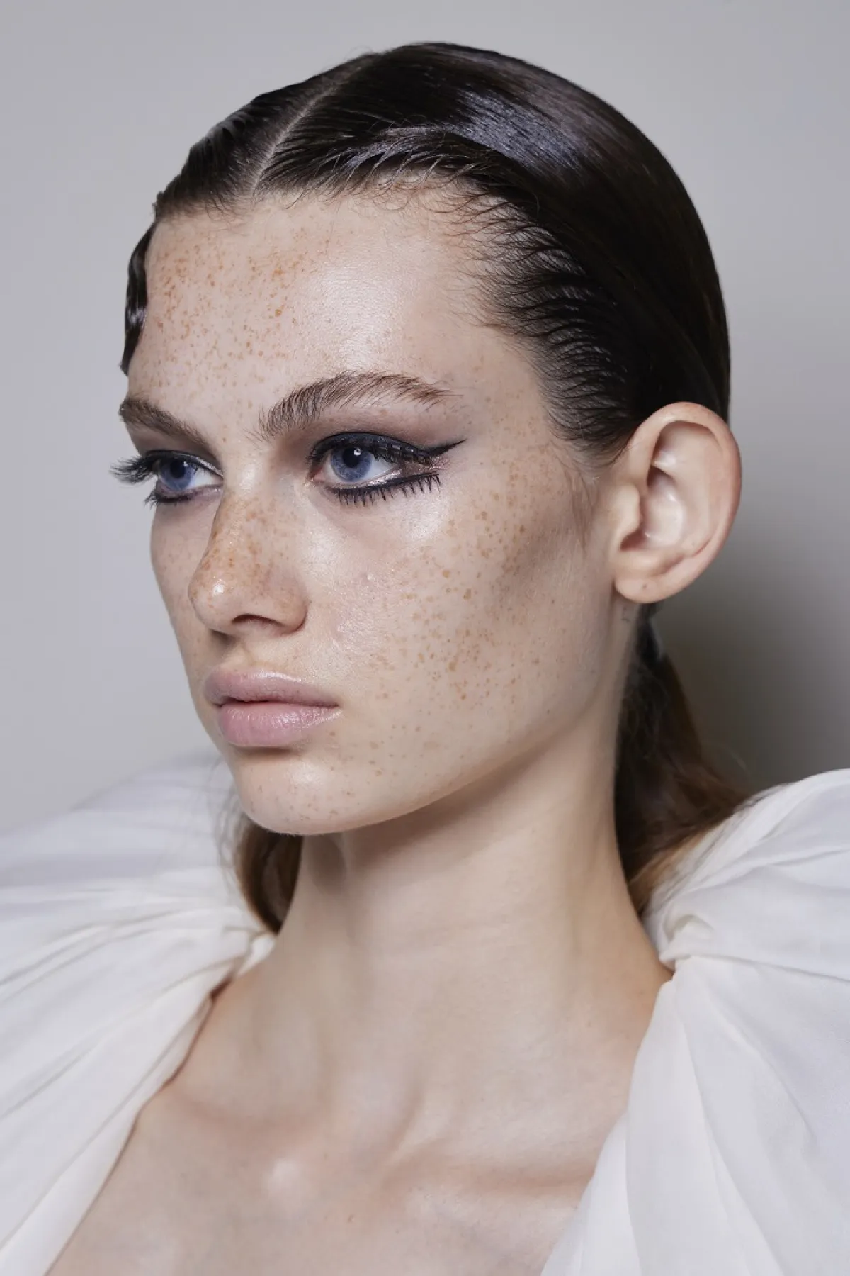 من عرض جيامباتيستا فالي Giambattista Valli