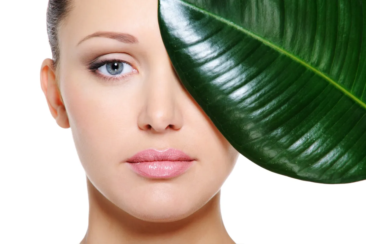 العناية بالبشرة العادية- الصورة من Freepik 