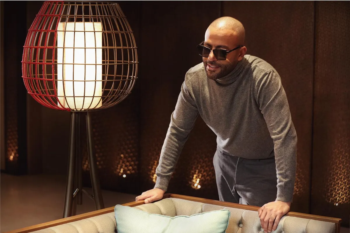 تامر عاشور - الصورة من صفحته الرسمية على الفيس بوك