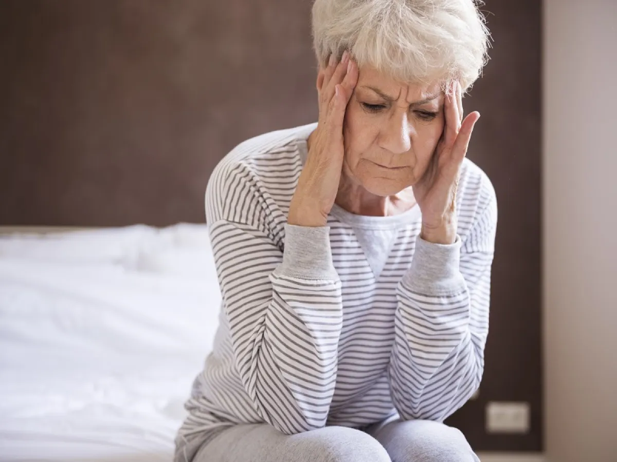 أثبتت الدراسة وجود علاقة بين تقلب مستويات الكوليسترول والدهون الثلاثية وخطر الإصابة بمرض الزهايمر (المصدر: Freepik)