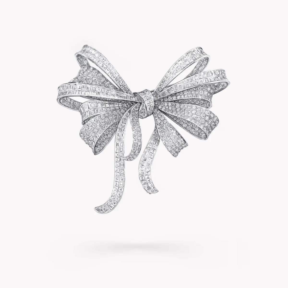  بروش Tilda's Bow Diamond من غراف Graff