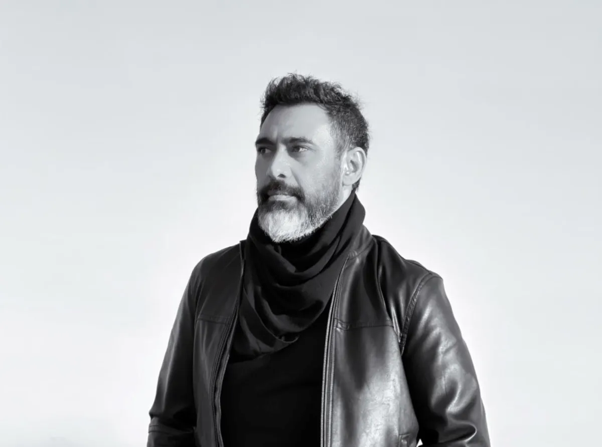 عمرو مصطفى - الصورة من صفحته الرسمية على الفيس بوك