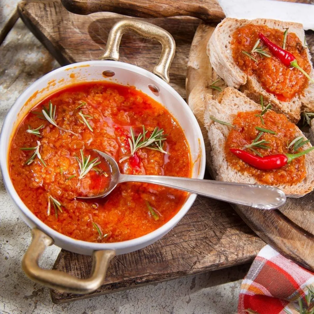 صورة لبعض الأطعمة الممنوعة