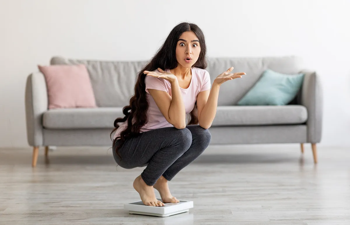 أسباب زيادة الوزن المفاجئ عند النساء (المصدر: Shutterstock)