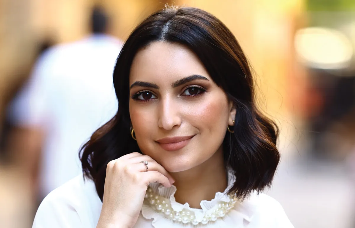 المصممة باميلا منصور: أعكس قوة المرأة أمام التحديات 