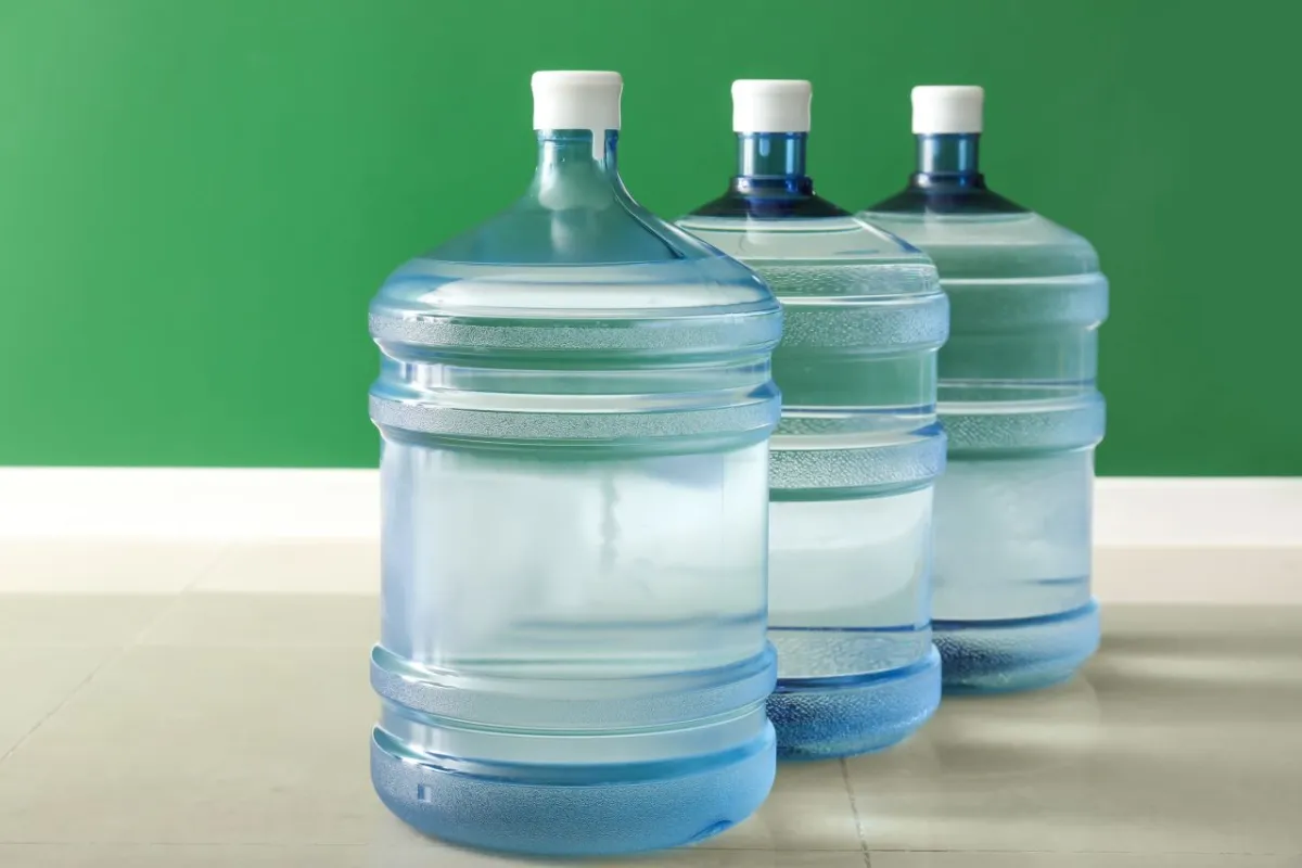 مستوعبات بلاستيكية