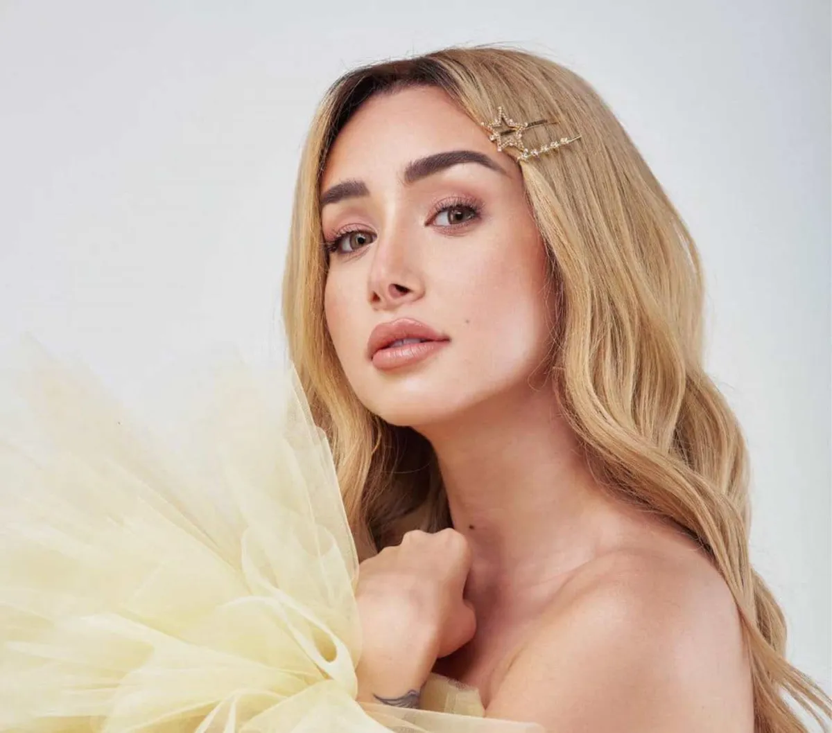 هنا الزاهد - الصورة من صفحتها الرسمية على الفيس بوك