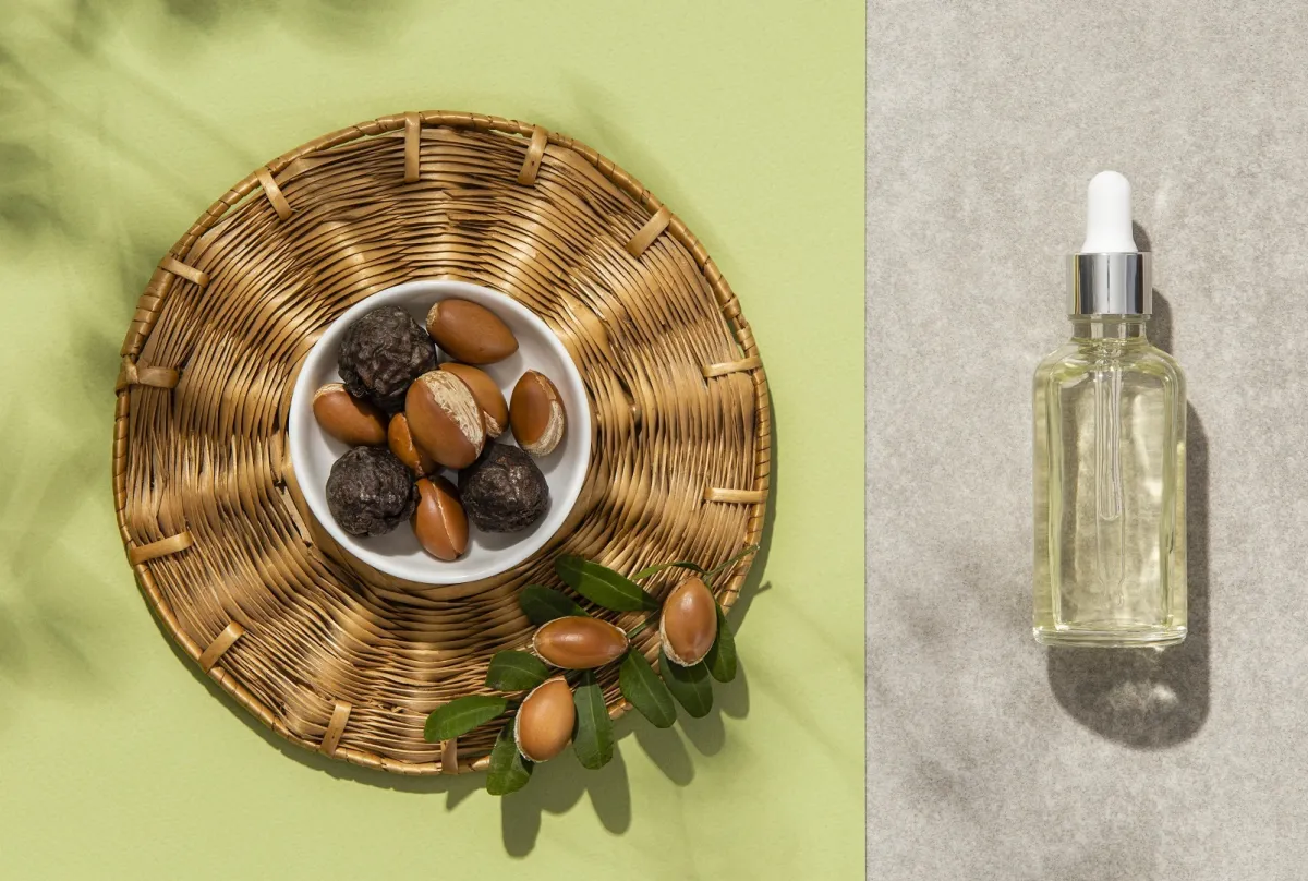 زيت الجوجوبا للعناية بالبشرة- - الصورة من Freepik 