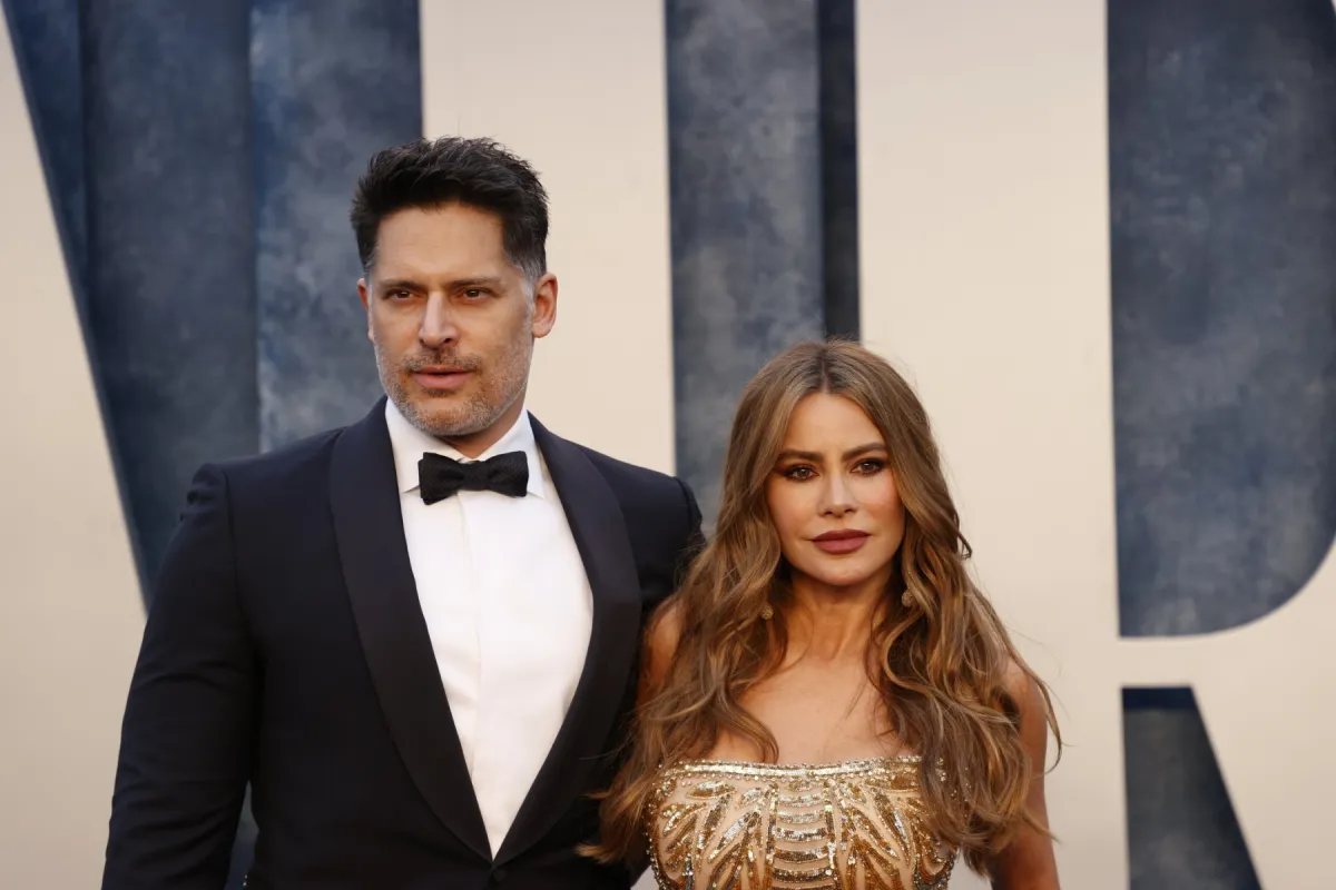 صوفيا فيرغارا وجو مانجانيلو Sofía Vergara and Joe Manganiello (مصدر الصورة:  Michael TRAN / AFP)