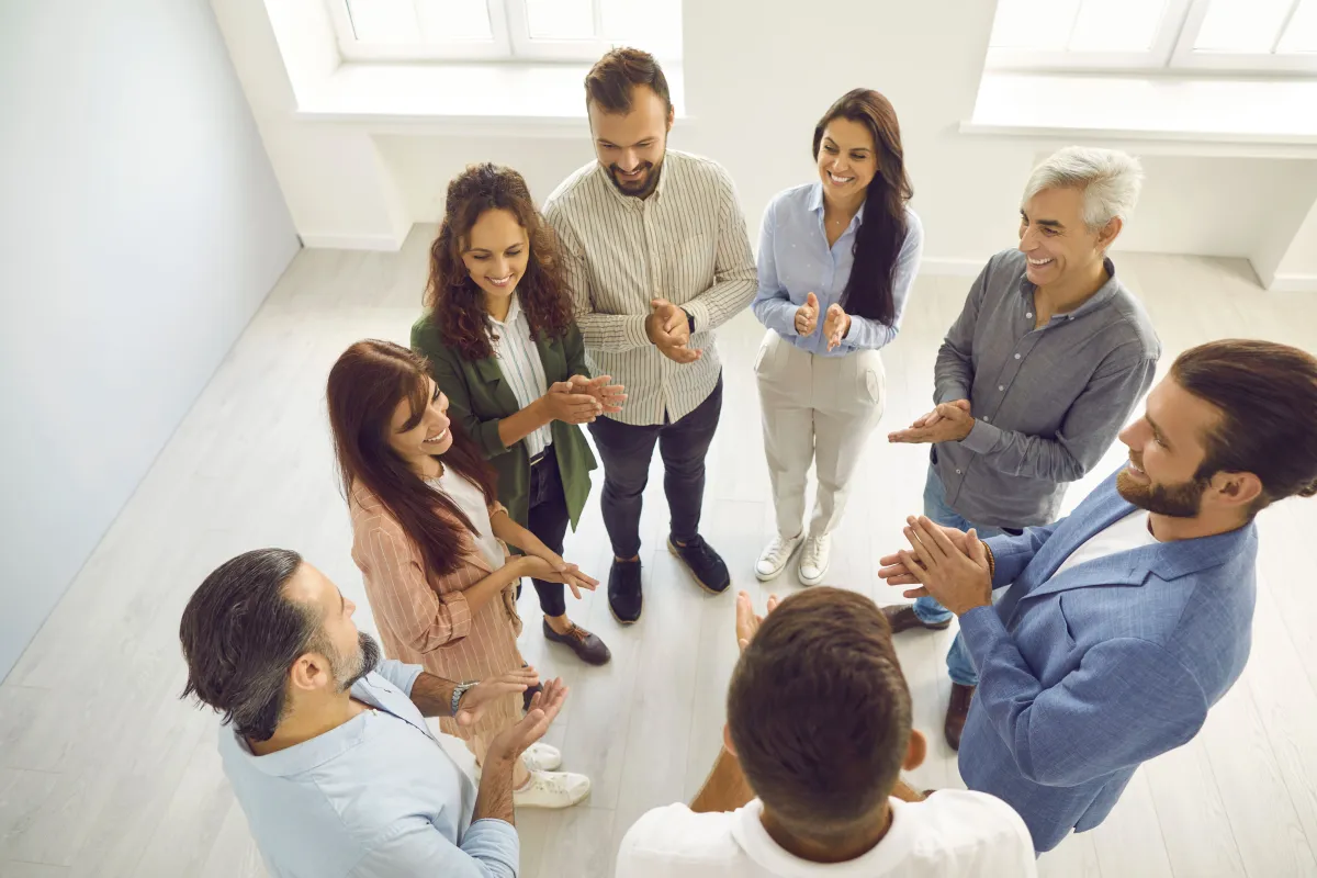 علاقات عامة في مجال العمل