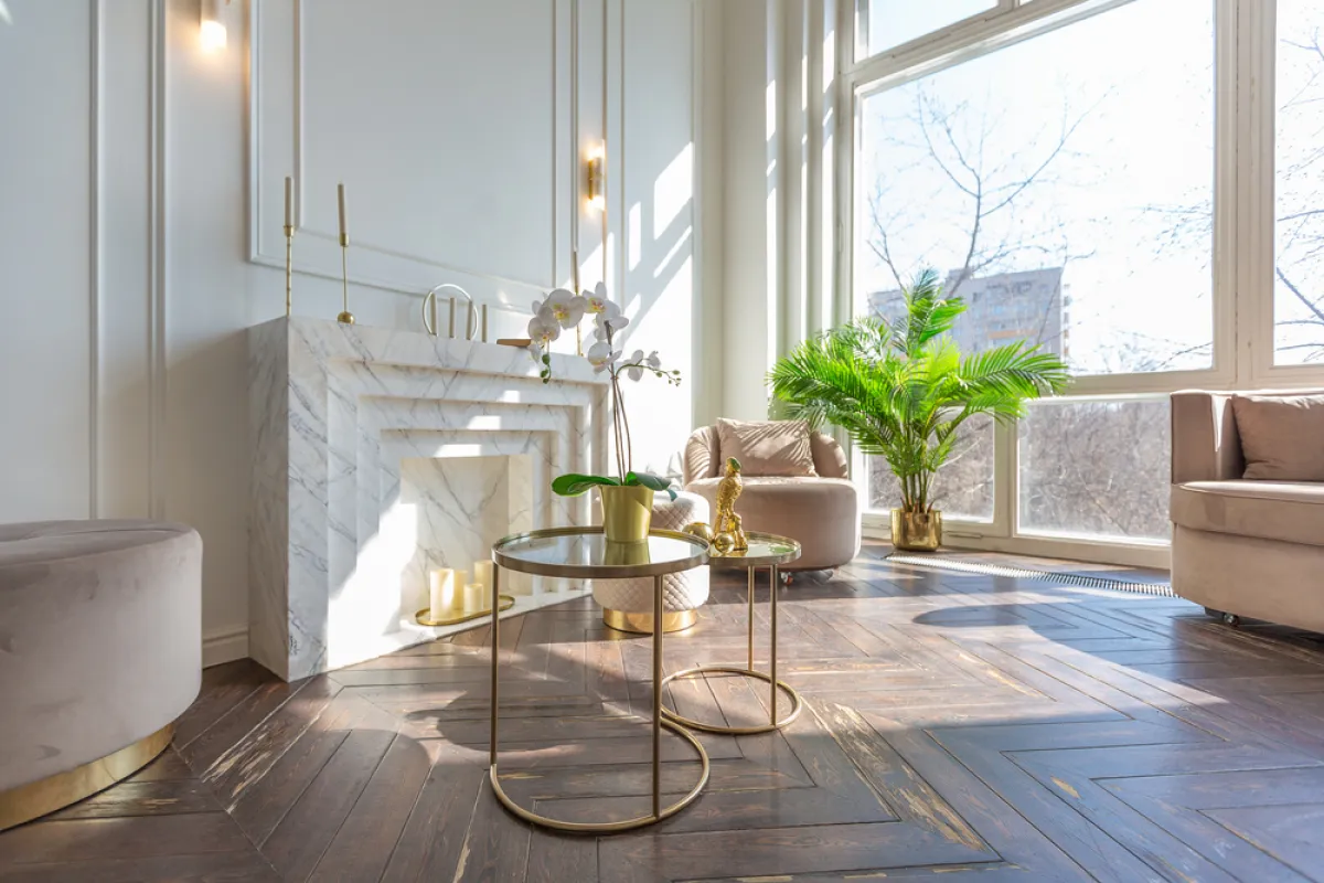 شرائح الـ"استيل" أو "الستاينلس ستيل"، الملونة بلون الفضة أو الذهب أو البرونز، شائعة في الاستخدام راهنًا 