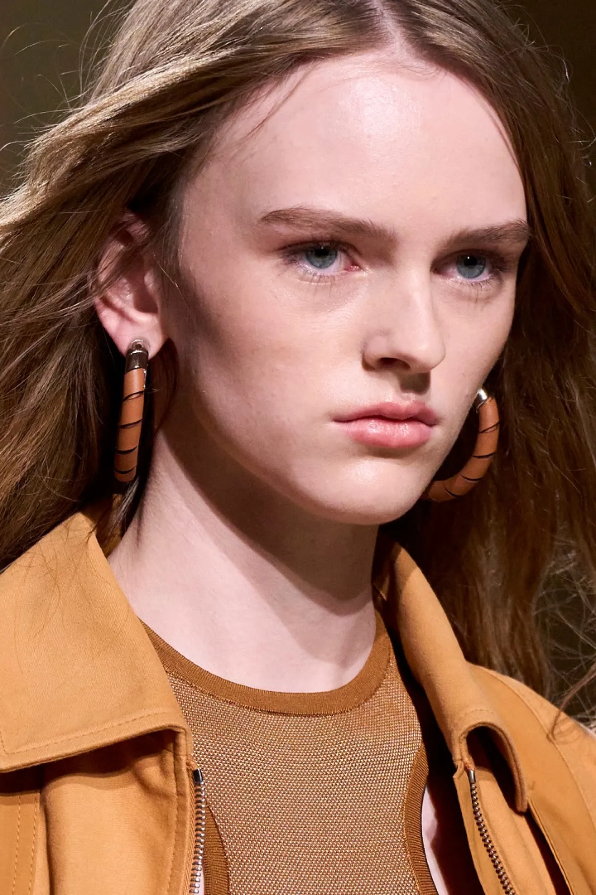  أقراط من عرض أزياء Hermes S23