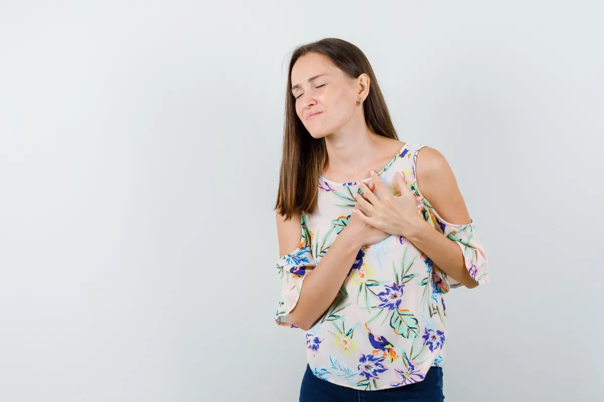 أعراض ارتفاع الدهون الثلاثية في الجسم خفية.. وتتطلب الفحص الدوري (المصدر: Freepik)