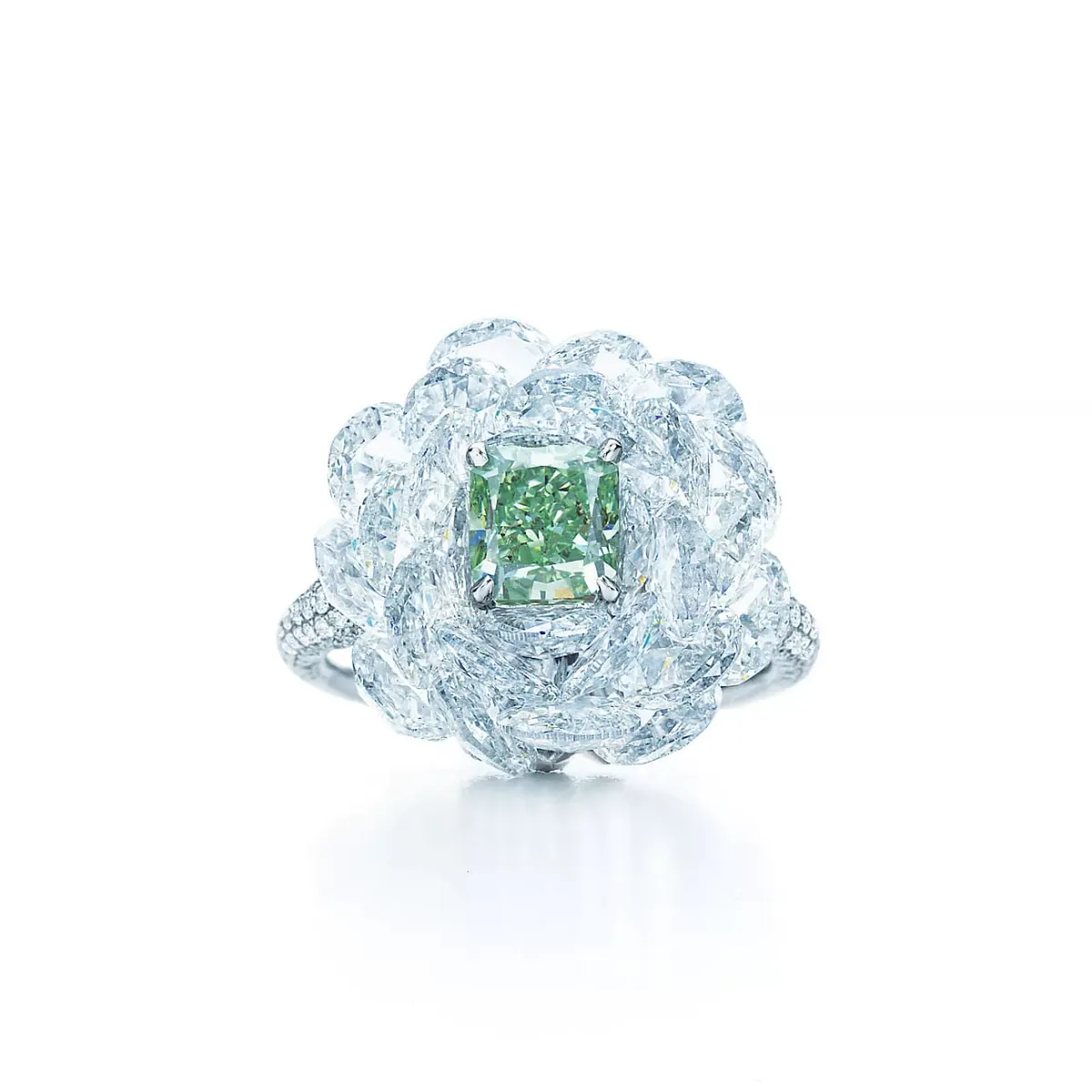 خاتم Fancy Vivid Green Diamond من تيفاني آند كو Tiffany&Co 