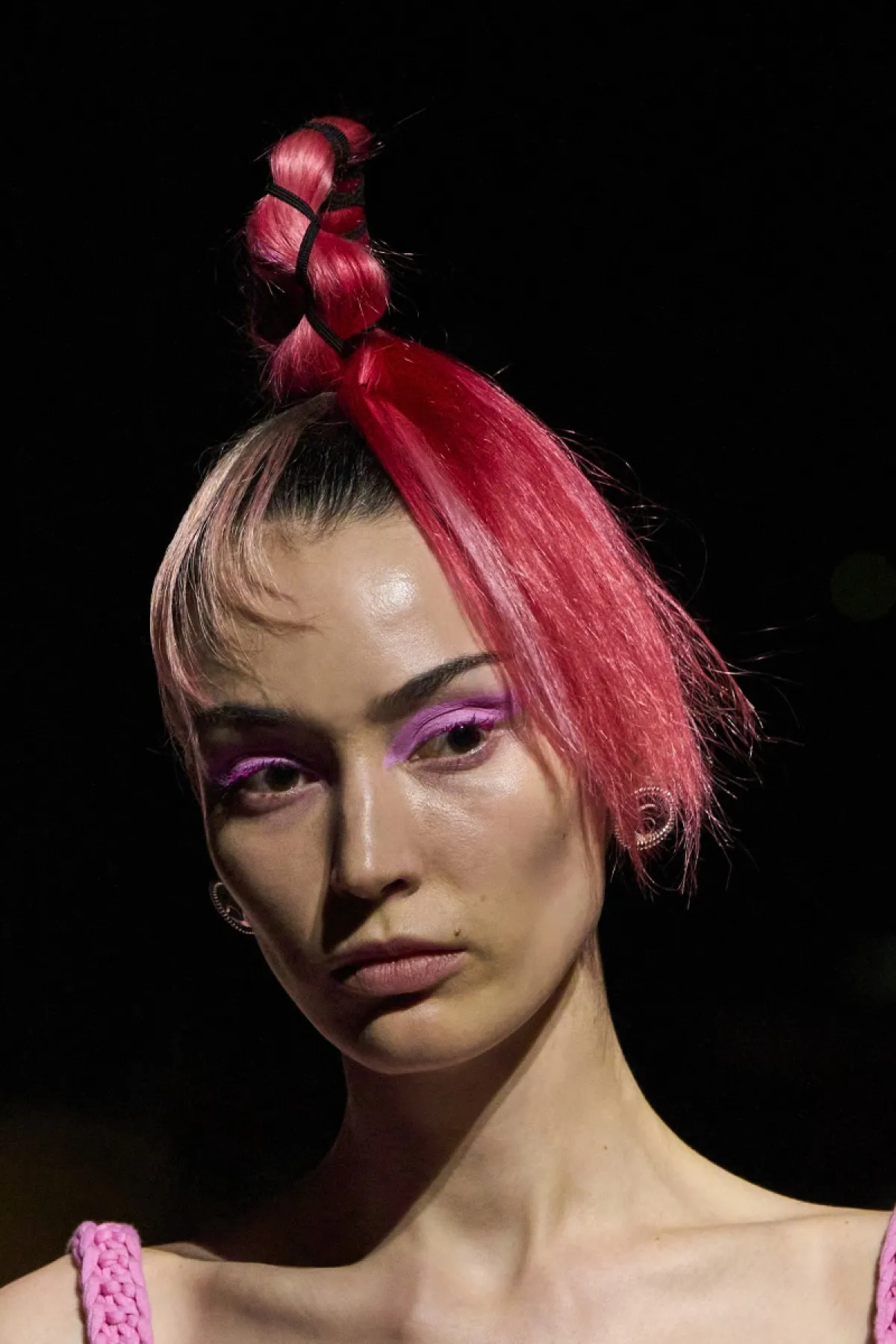 تسريحة شعر مرفوعة