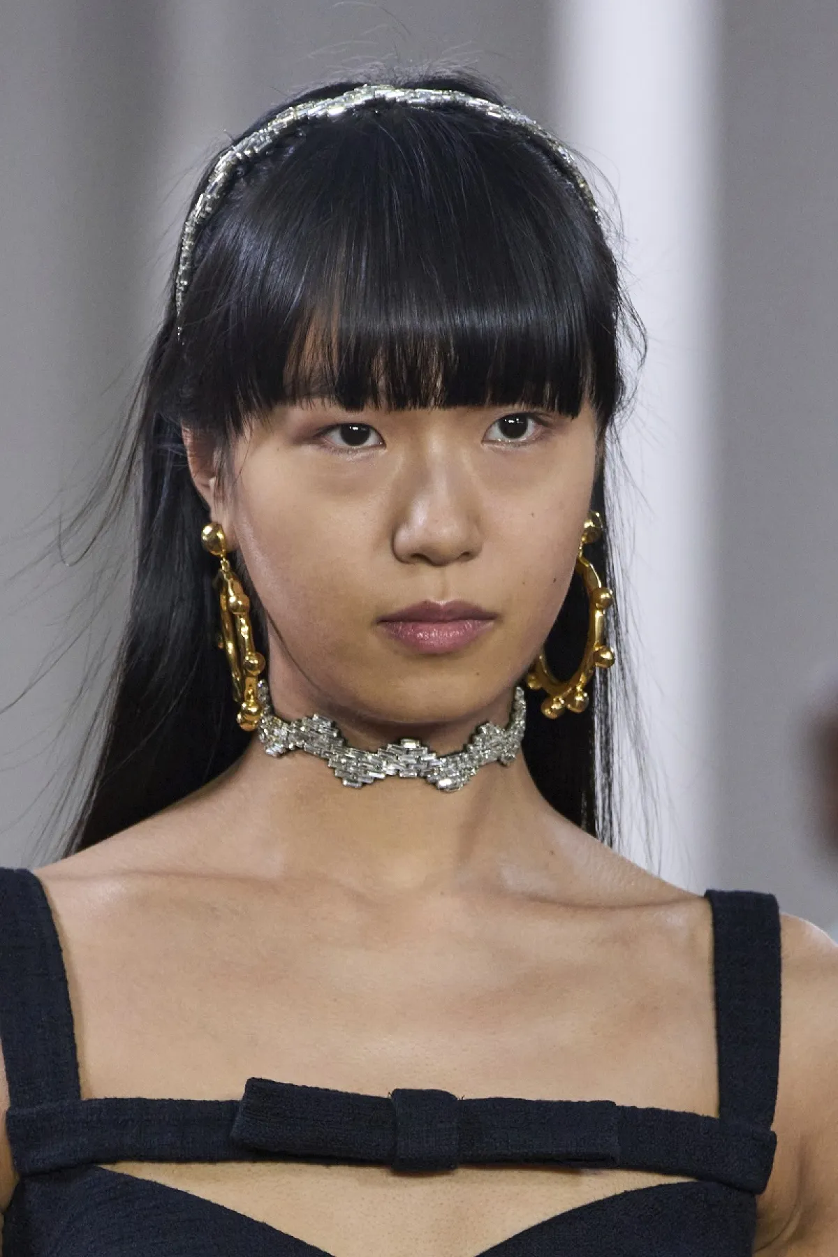 تسريحة شعر مع الغرة 