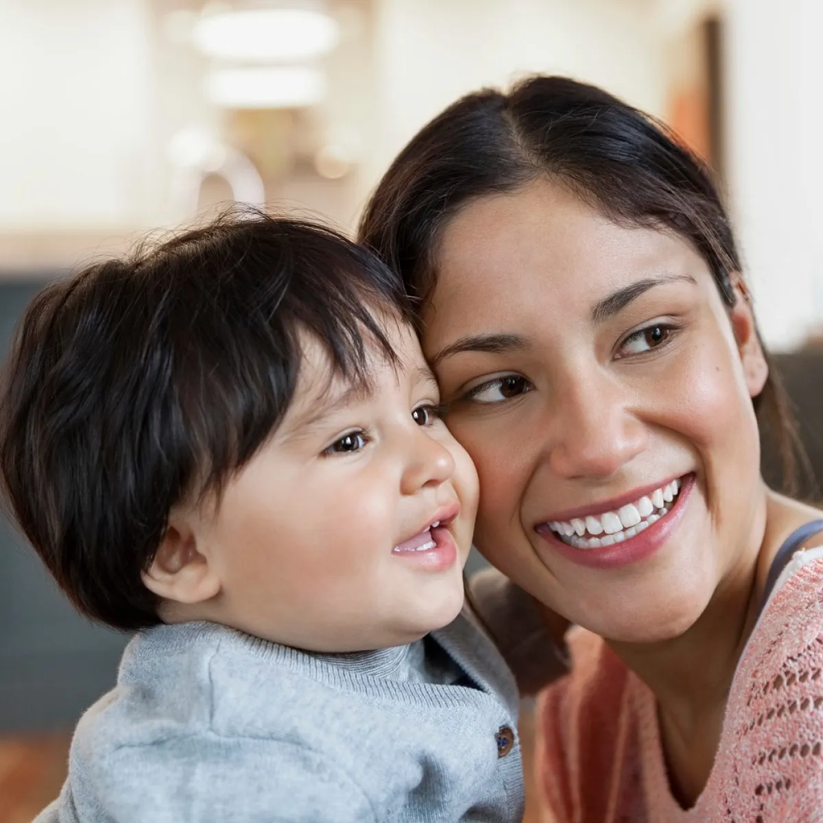 صورة لأم ورضيعها