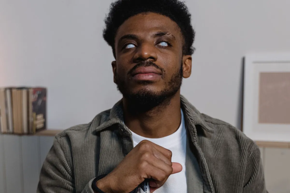 نيجيري يفقد بصره 