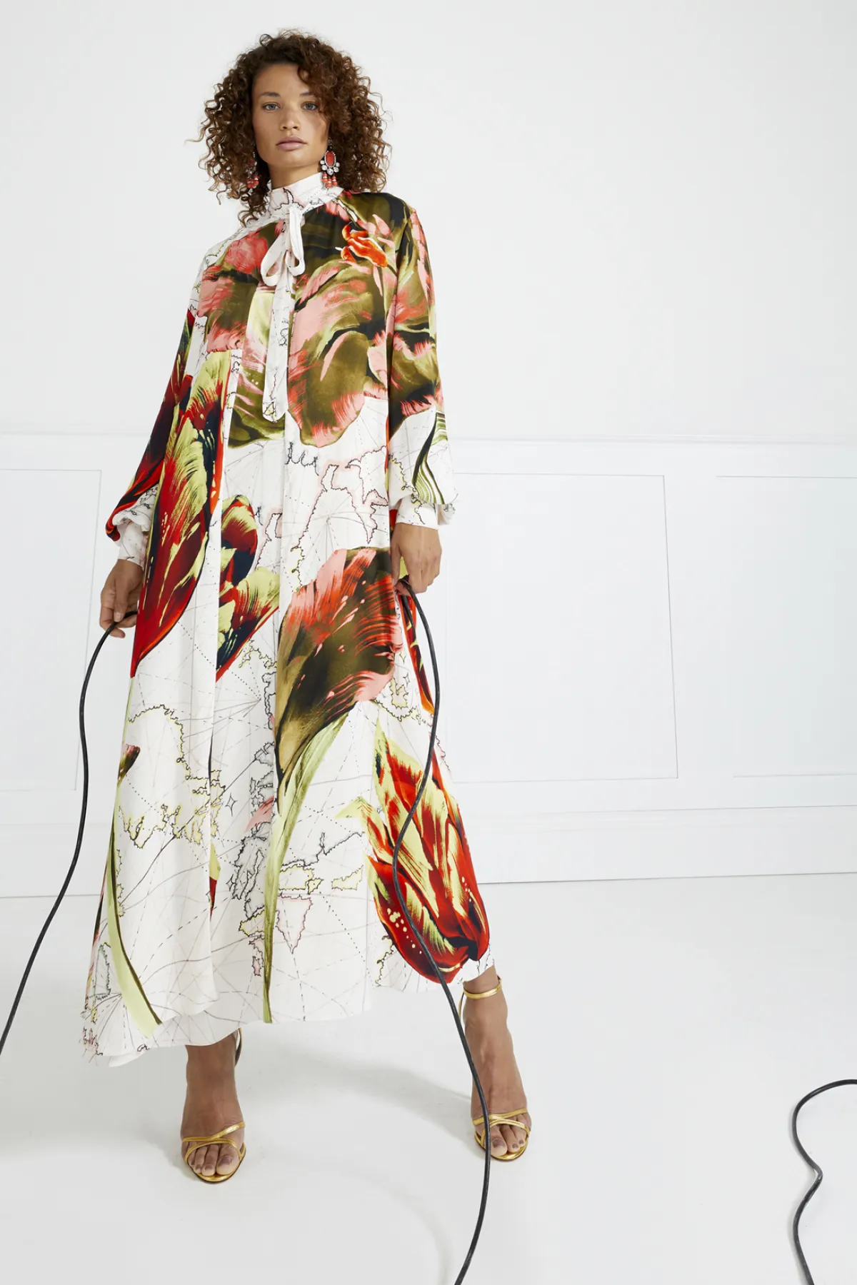 زي من Temperley London