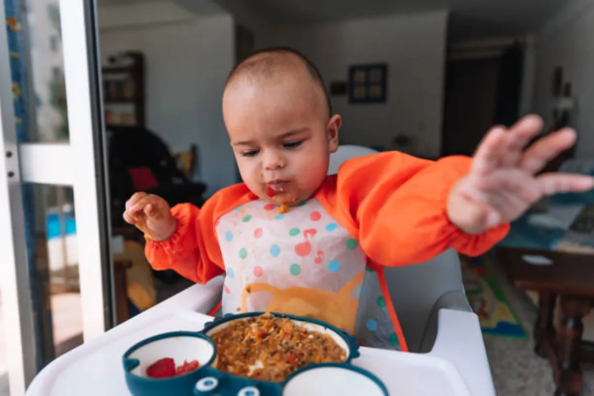 صورة لطفل يرفض الطعام