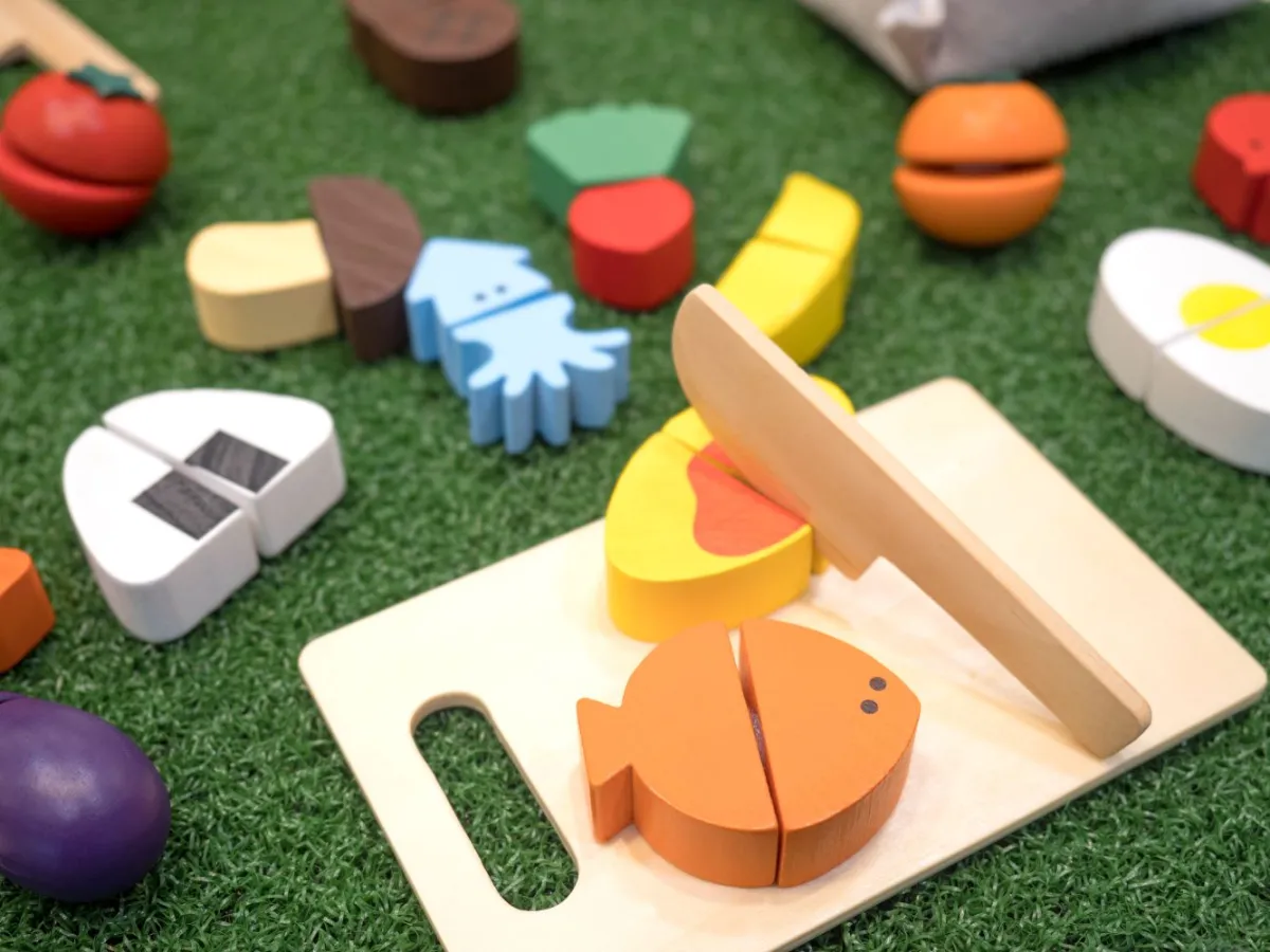 صورة تعبر عن طريقة تقديم الطعام للرضيع