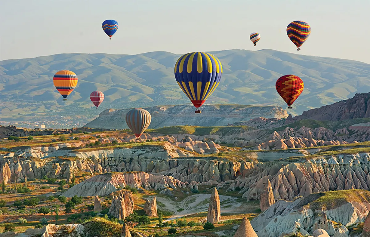 كابادوكيا تشتهر بنشاط ركوب منطاد الهواء الساخن