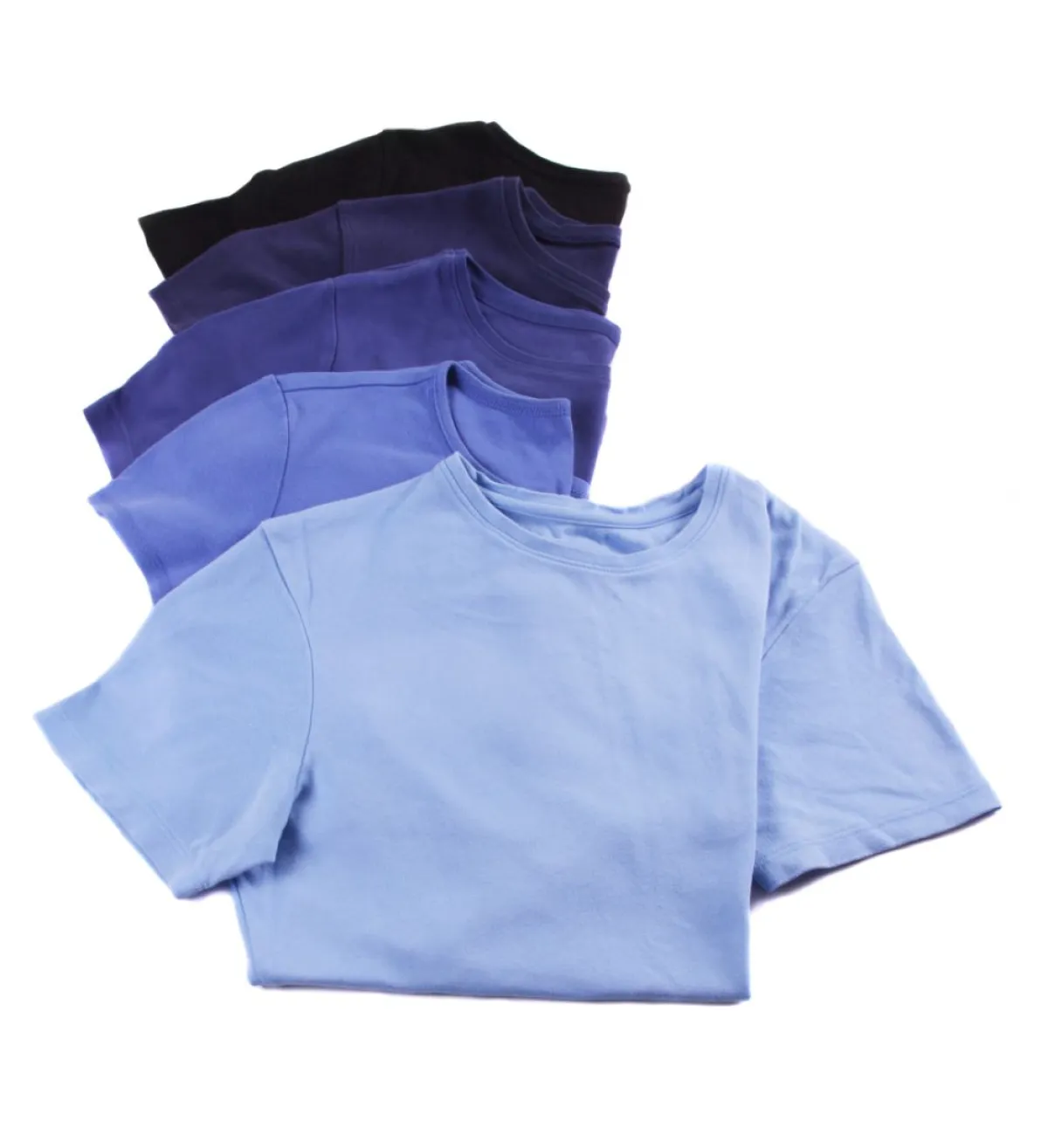 تراكم المنظفات في الغسالة مسؤول عن بهتان ألوانها