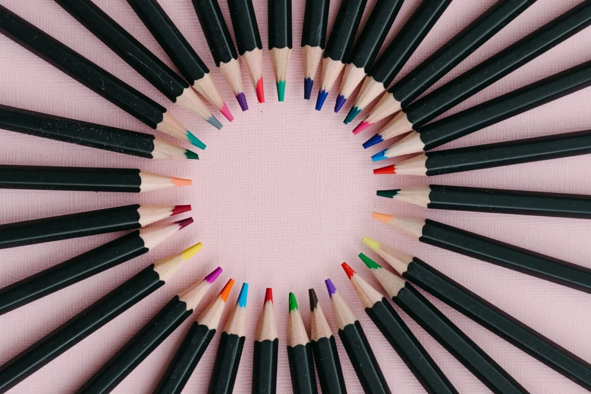  أقلام الرصاص الملونة لها استخدام آخر 