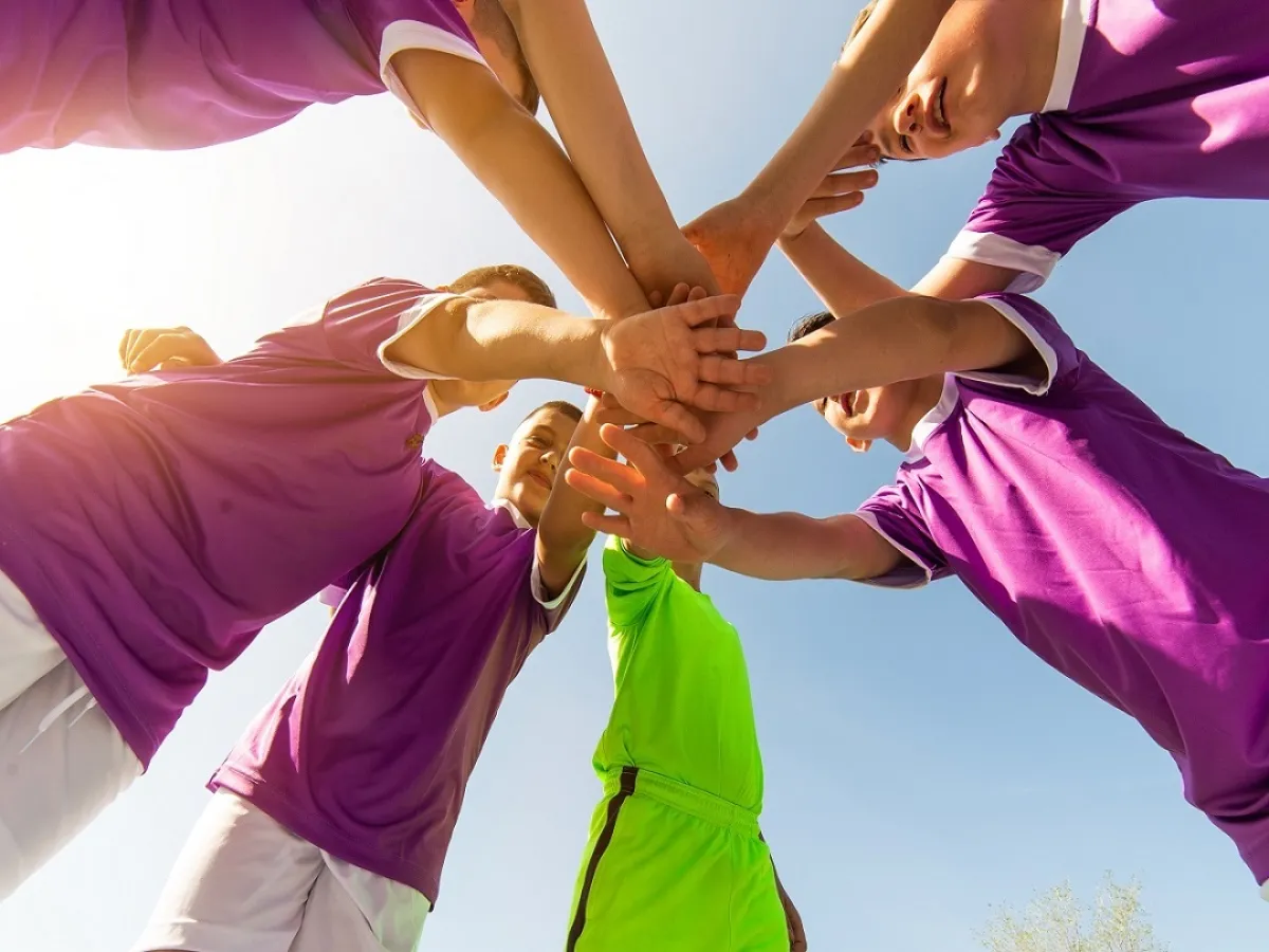 صورة لأطفال يمارسون الرياضة 