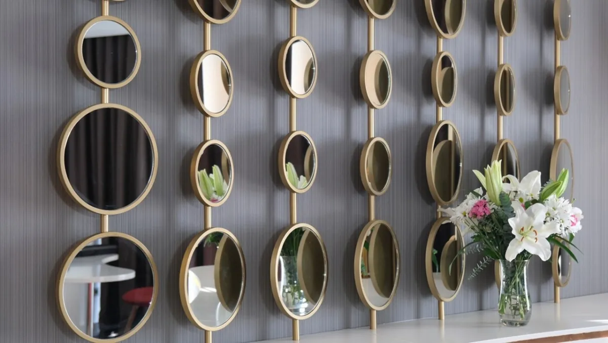 إكسسوار من المرايا 