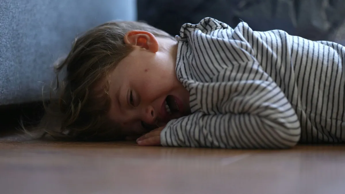 صورة طفل يبكي