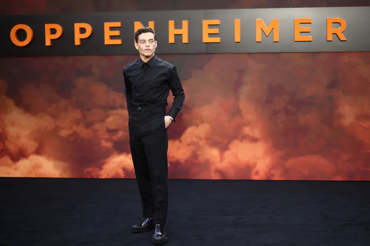 رامي مالك أحد أبطال فيلم Oppenheimer (Rami Malek for the UK premiere of "Oppenheimer"). مصدر الصورة: . HENRY NICHOLLS / AFP