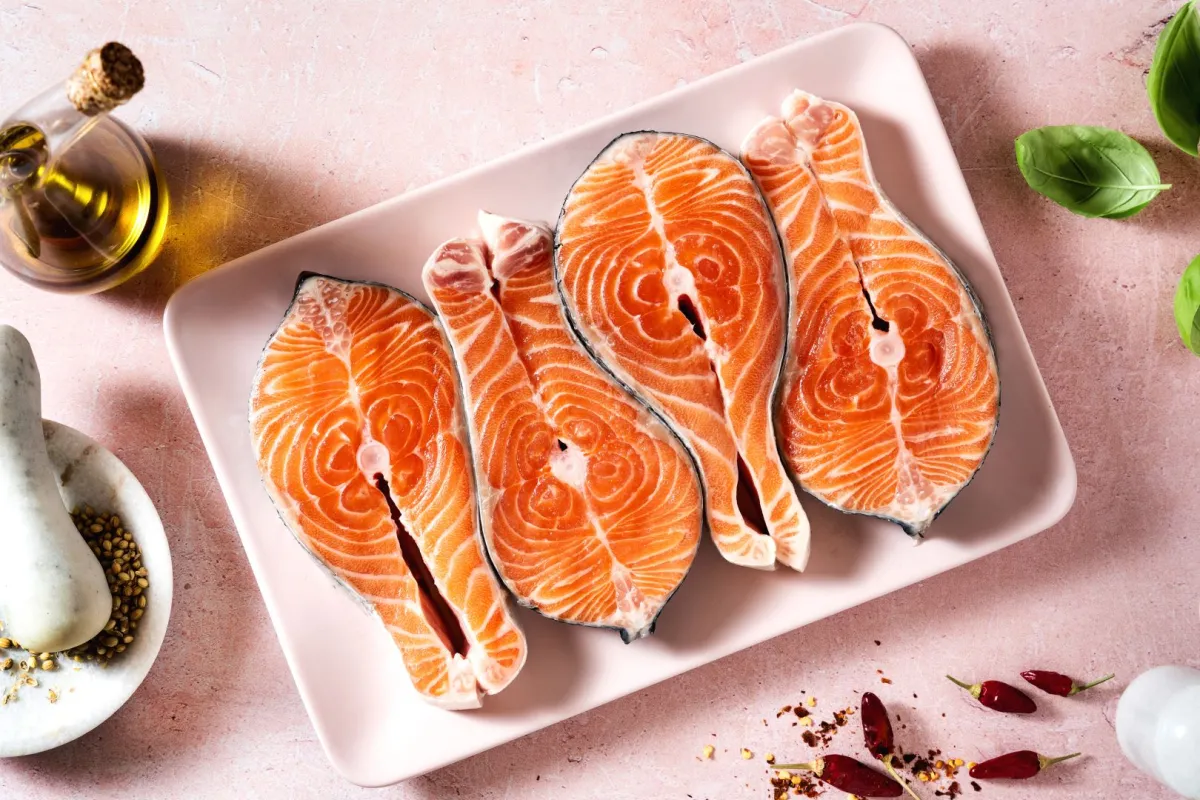 تناول مستويات أعلى من أوميغا 3 يساعد في تقليل فرص مواجهة صعوبات في السمع (المصدر: Adobe.Stock)