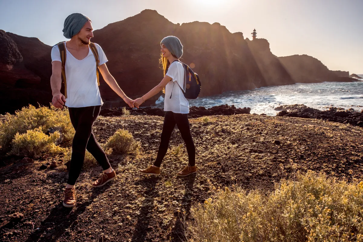 الاستمتاع بالرحلة السياحية مع الشريك