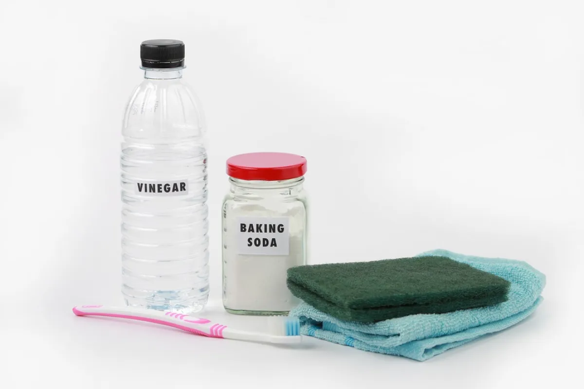 صودا الخبز والخل الأبيض