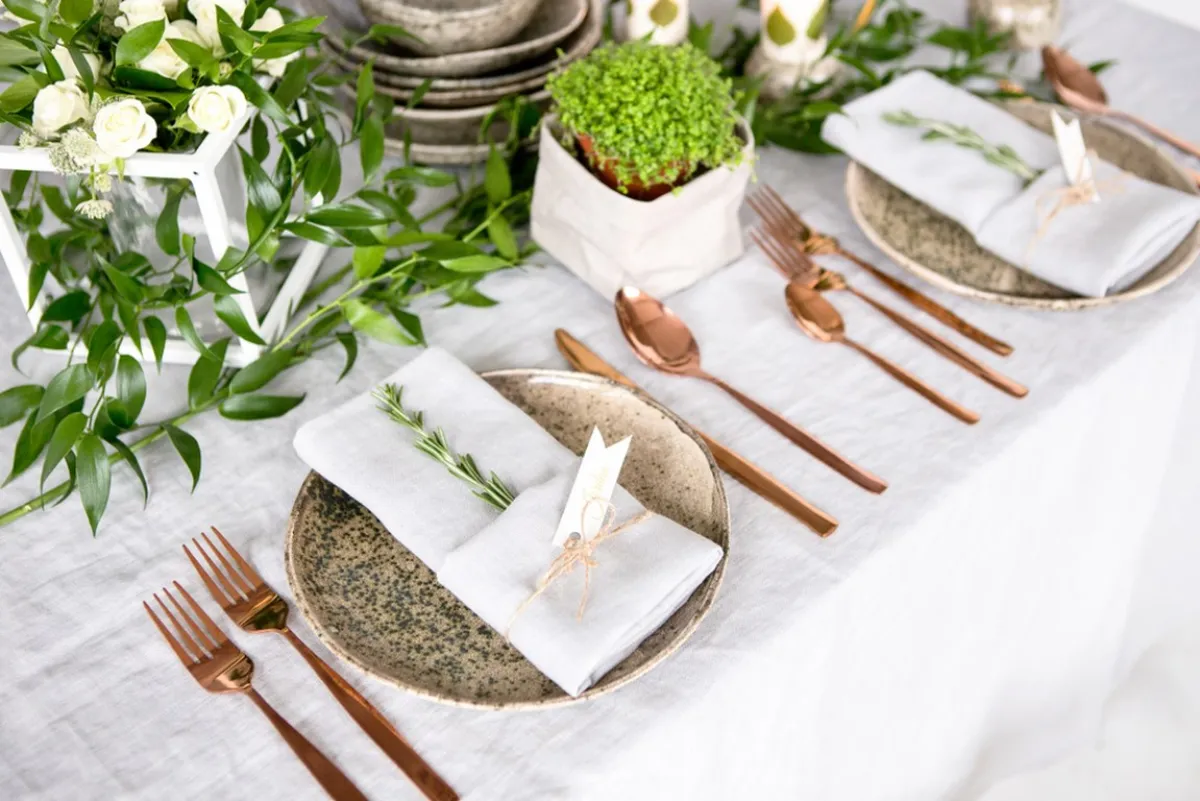 طاولة في حفل الزفاف