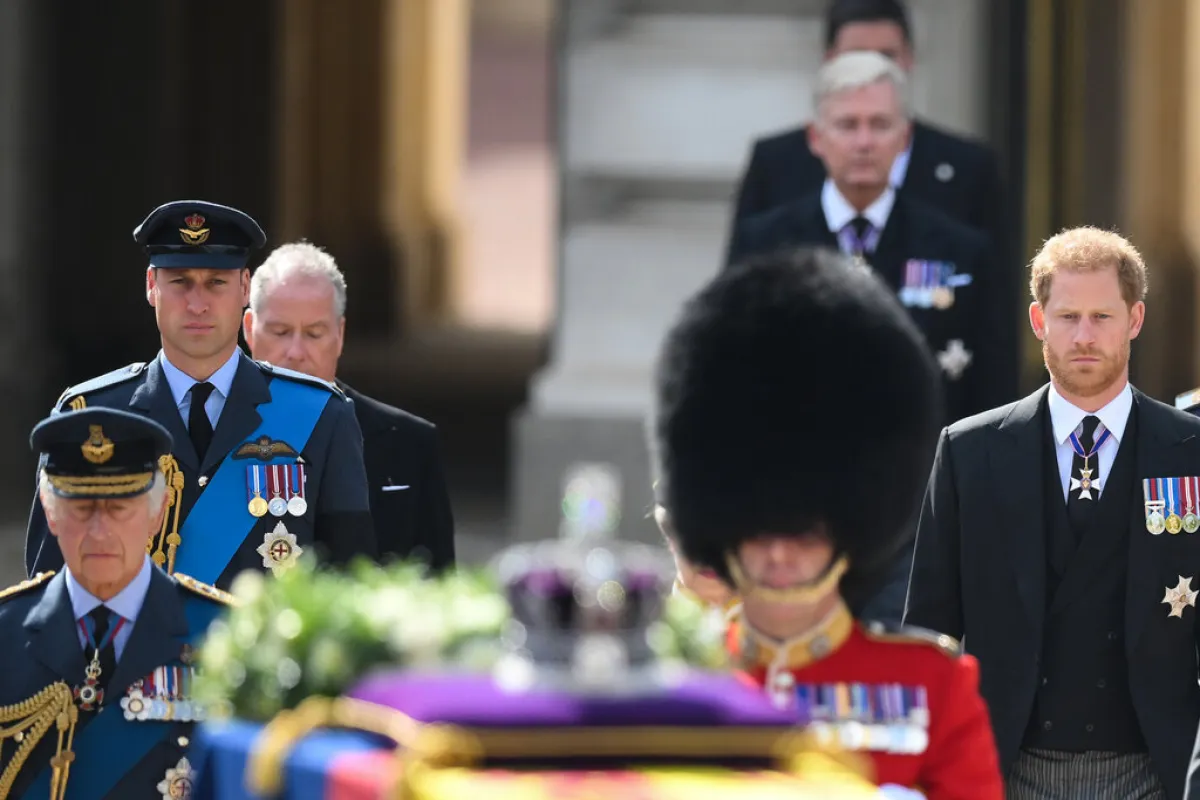الملك تشارلز والأمير ويليام والأمير هاري King Charles III and Prince William and Prince Harry (مصدر الصورة: Daniel LEAL / POOL / AFP)
