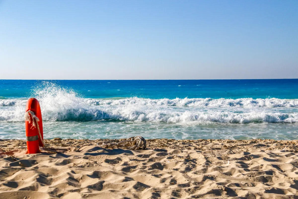 لقطة لأحد شواطئ الساحل الشمالي 