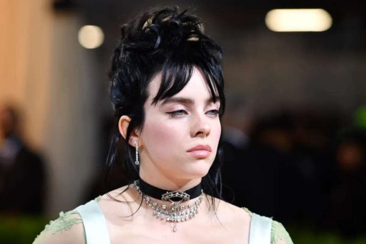 تسريحات شعر من وحي بيلي إيليش