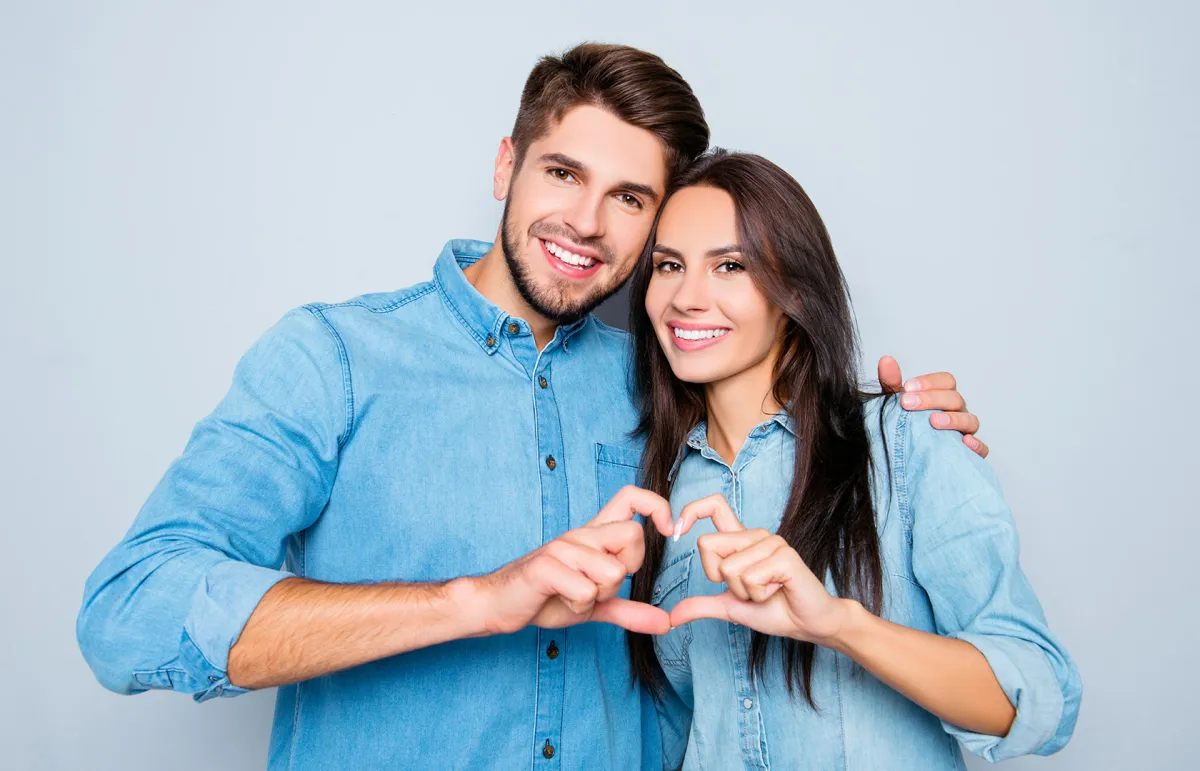 التواصل العاطفي بين الزوجين - Shutterstock