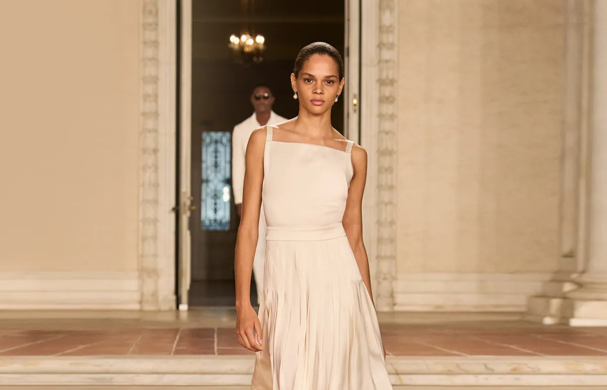 موديلات فساتين طويلة باللون الأبيض من رالف لورين «Ralph Lauren»