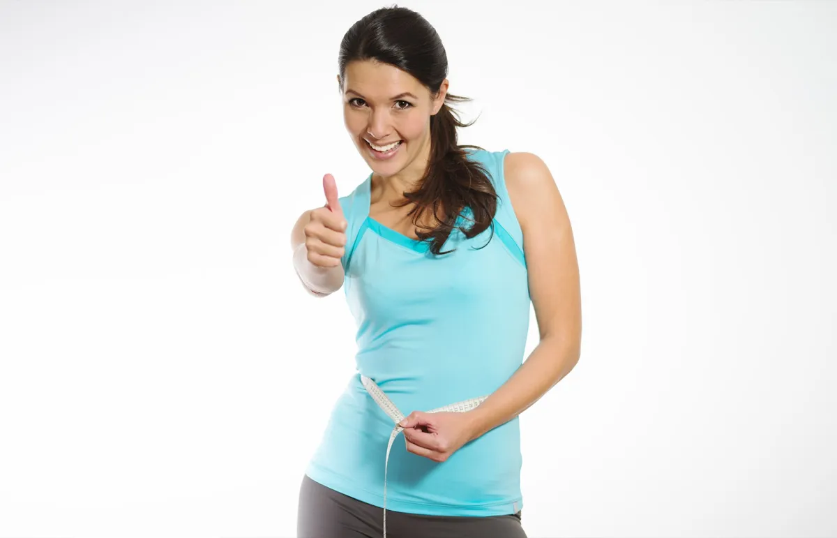 كيف أتخلص من جوانب الخصر من دون اتباع رجيم وبطرق سريعة وآمنة؟ - Shutterstock